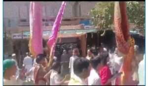 News :रमजान के पहले जुमे की नमाज देख श्याम भक्तों ने बंद किया DJ, फिर नमाजियों ने बरसाए फूल, देखिए VIDEO