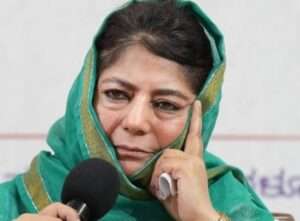 DELHI: INDIA गठबंधन की ‘महारैली’ को संबोधित करते हुए PDP प्रमुख महबूबा मुफ्ती ने कहा ऐसा हाल है, ना कोई वकील, ना कोई दलील, ना कोई कार्रवाई, सीधा जेल।