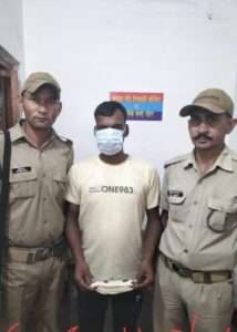 HALDWANI : पुलिस ने चाकू के साथ एक व्यक्ति को किया गिरफ्तार