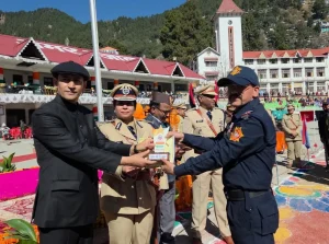 गणतंत्र दिवस पर नैनीताल में CPU उपनिरीक्षक जगत सिंह भंडारी सम्मानित